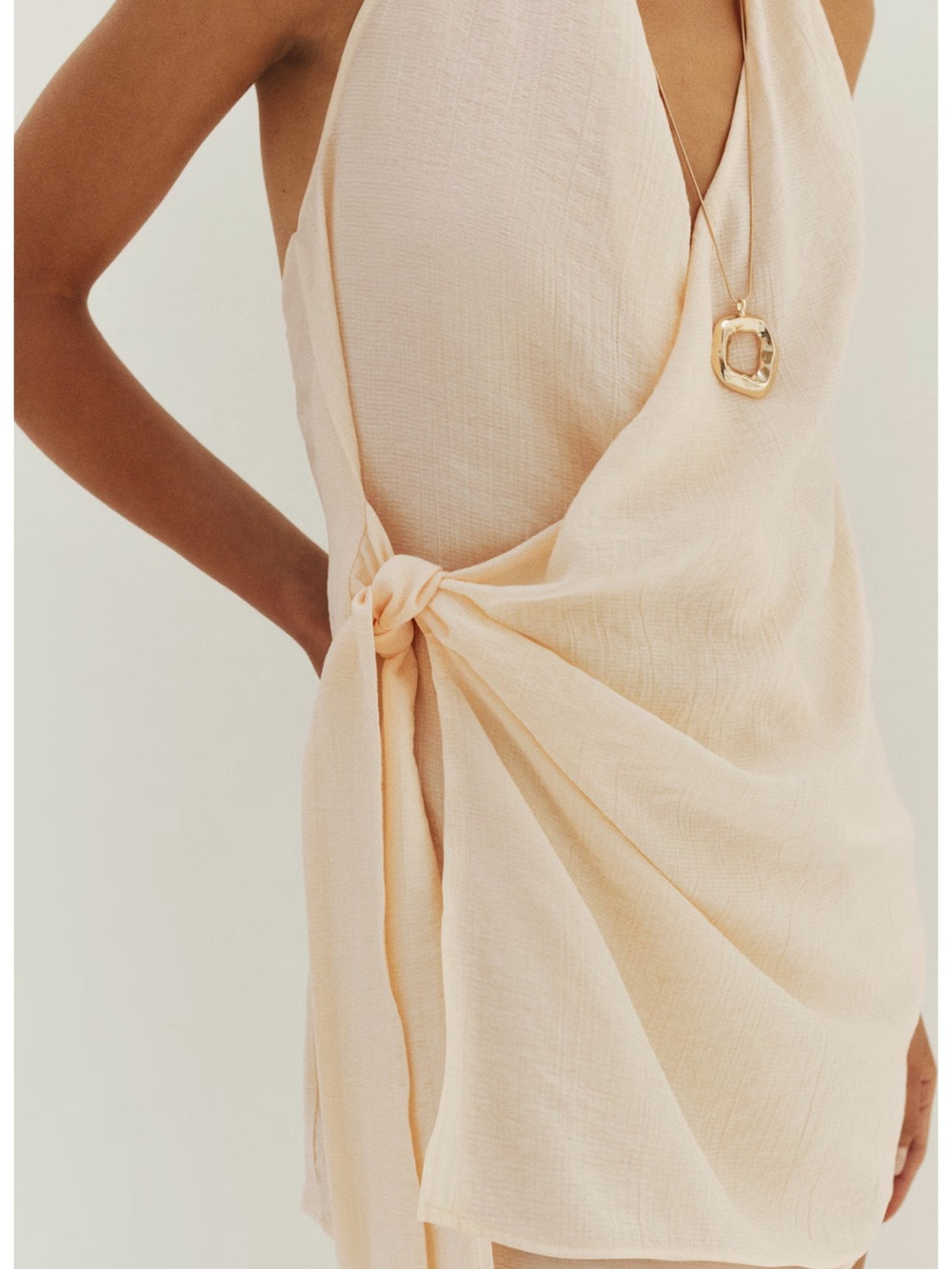 H&M Peach Halter Tie Mini Dress - Picture 3 of 6